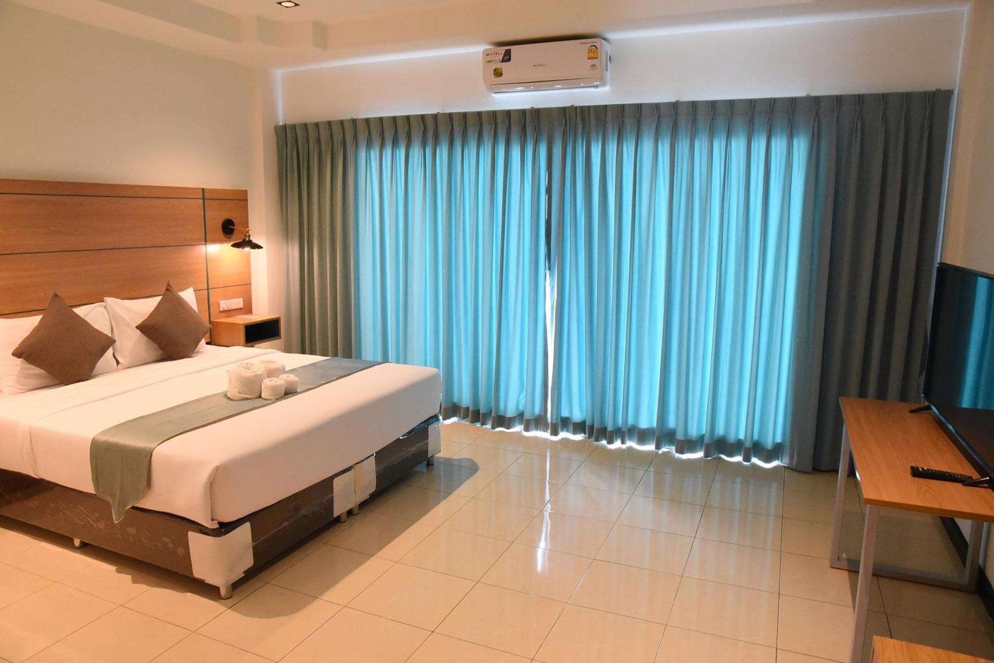 The Base Inn Pattaya Ngoại thất bức ảnh