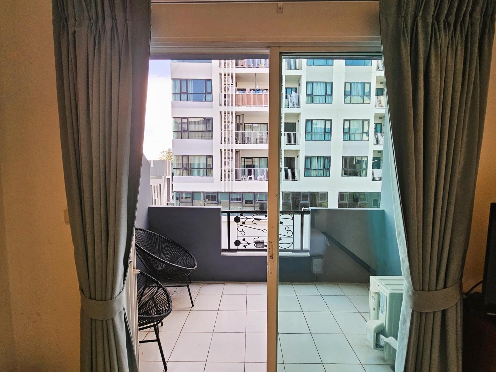 The Base Inn Pattaya Ngoại thất bức ảnh