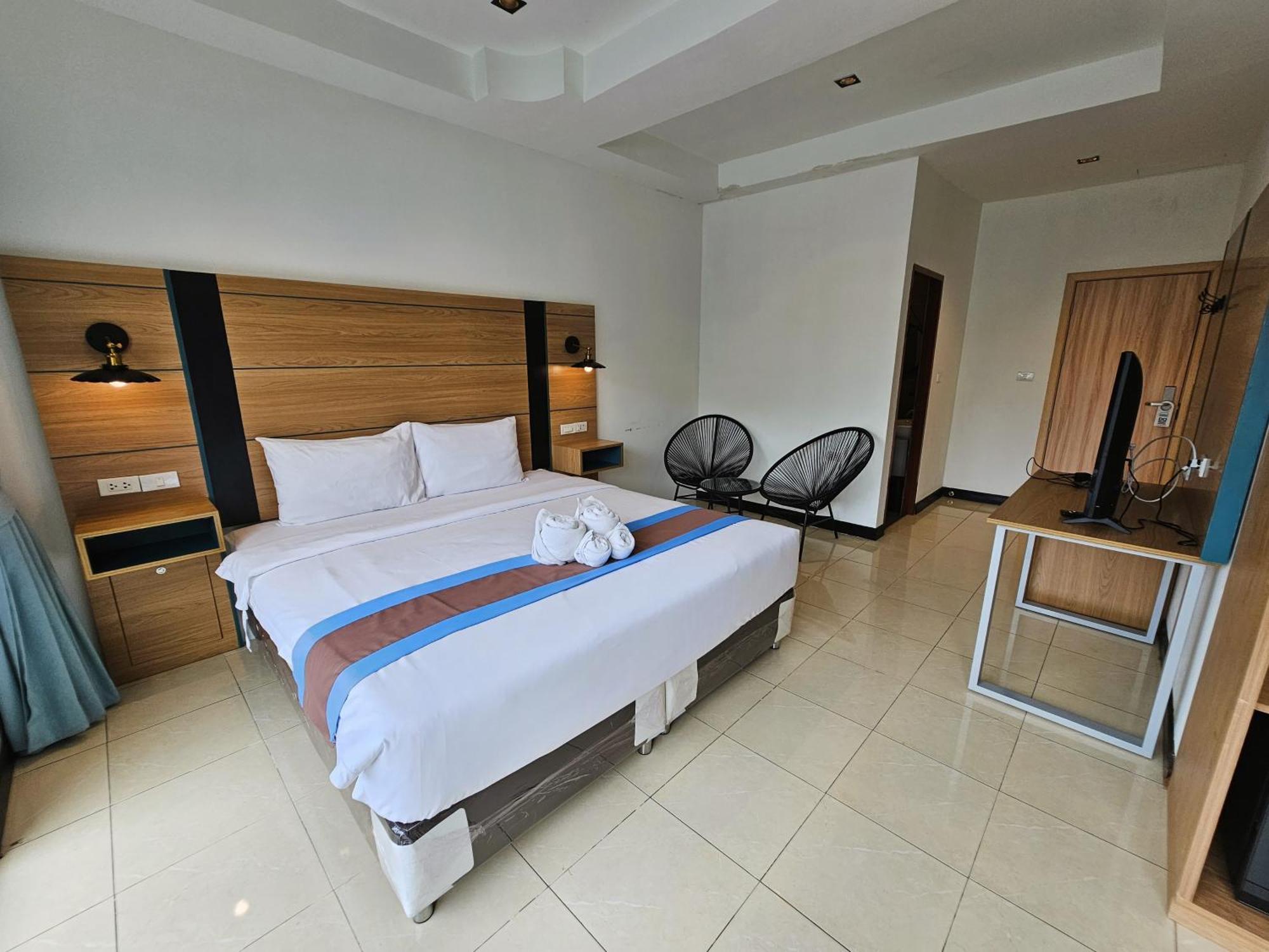 The Base Inn Pattaya Ngoại thất bức ảnh