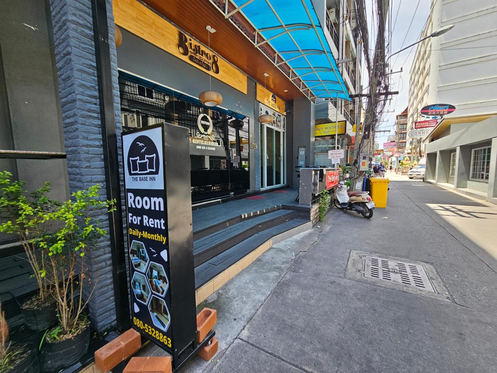 The Base Inn Pattaya Ngoại thất bức ảnh