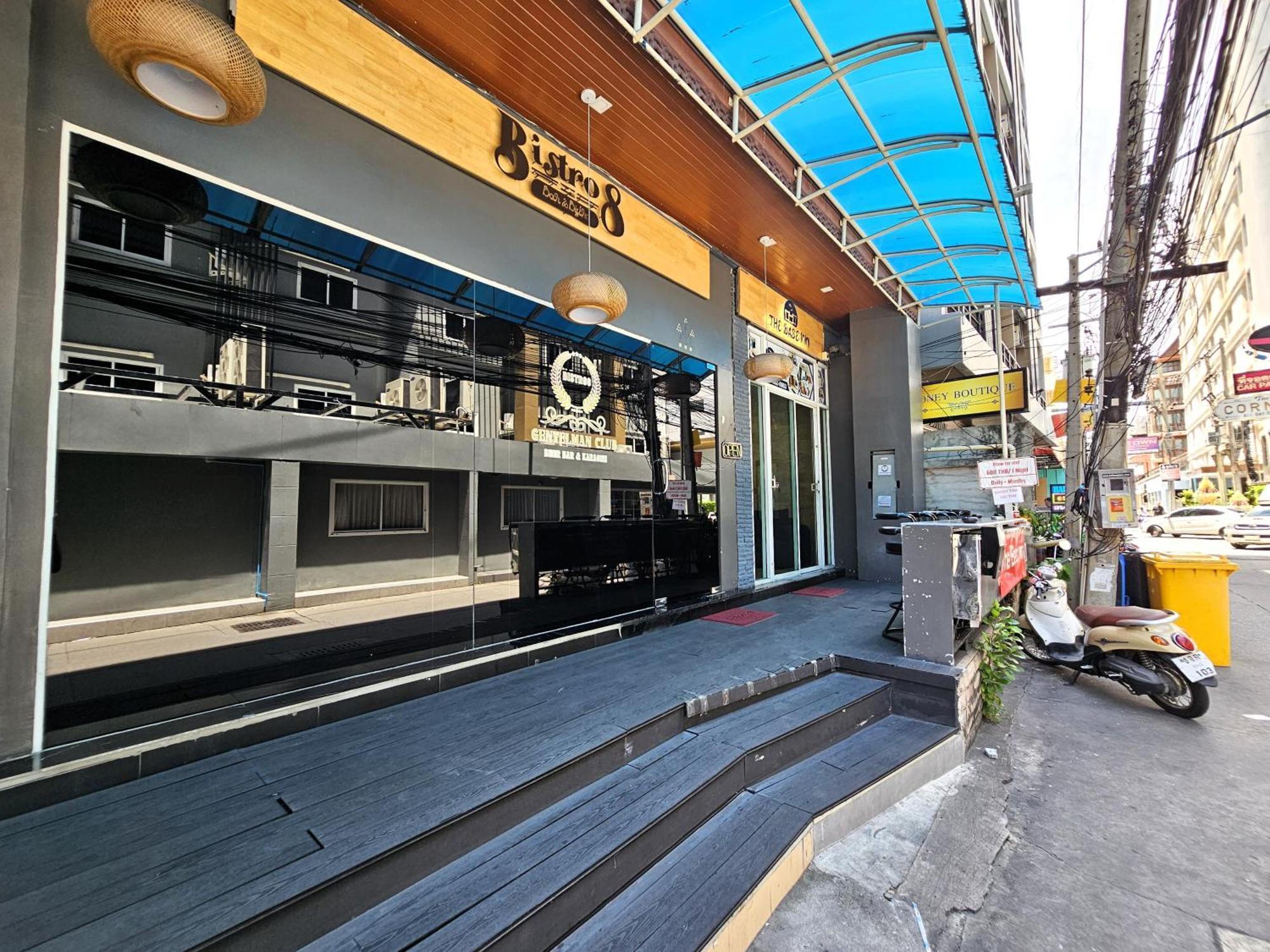 The Base Inn Pattaya Ngoại thất bức ảnh